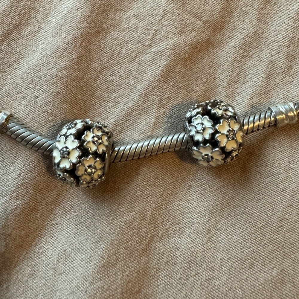 Pandora charm pair flowers